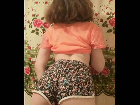 ❤️ Gadis muda seksi menanggalkan celana pendeknya di depan kamera ️ Pelacur pada kami ❤
